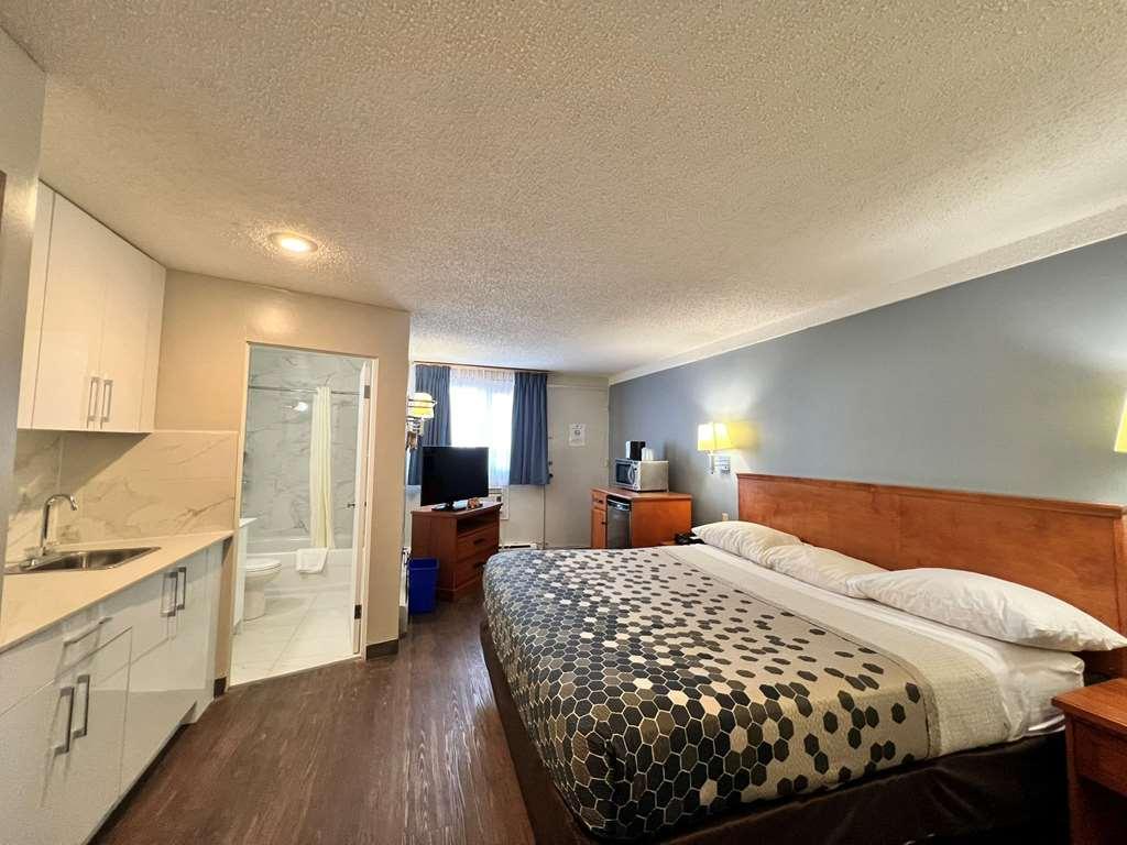 Econo Lodge Motel Village YYC Zimmer foto