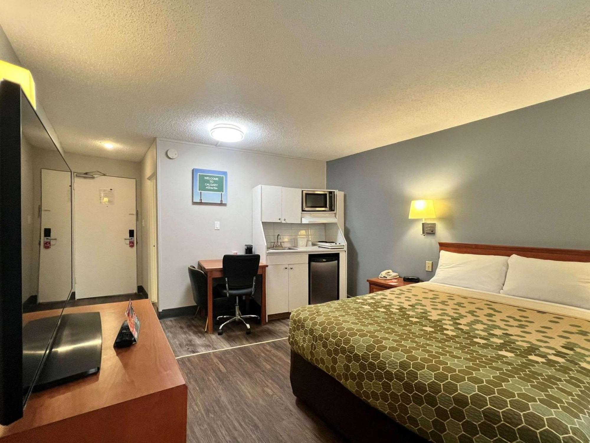 Econo Lodge Motel Village YYC Exterior foto