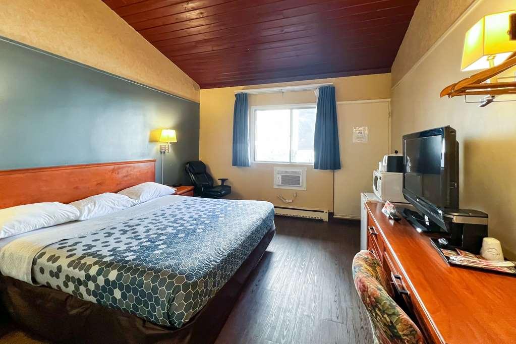 Econo Lodge Motel Village YYC Zimmer foto