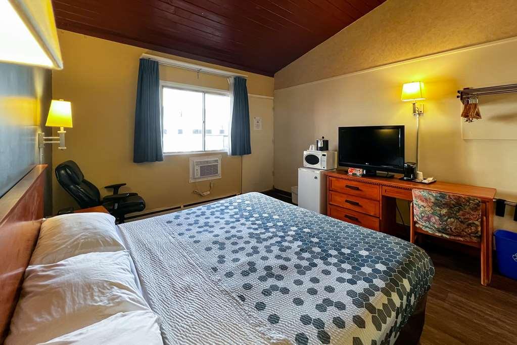 Econo Lodge Motel Village YYC Zimmer foto